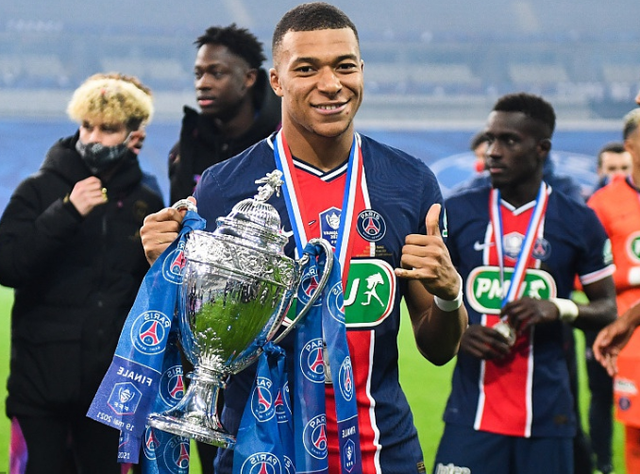 摩纳哥迎法国杯关键赛，集结日主帅复盘，话题不断，年轻球员得到机会的简单介绍