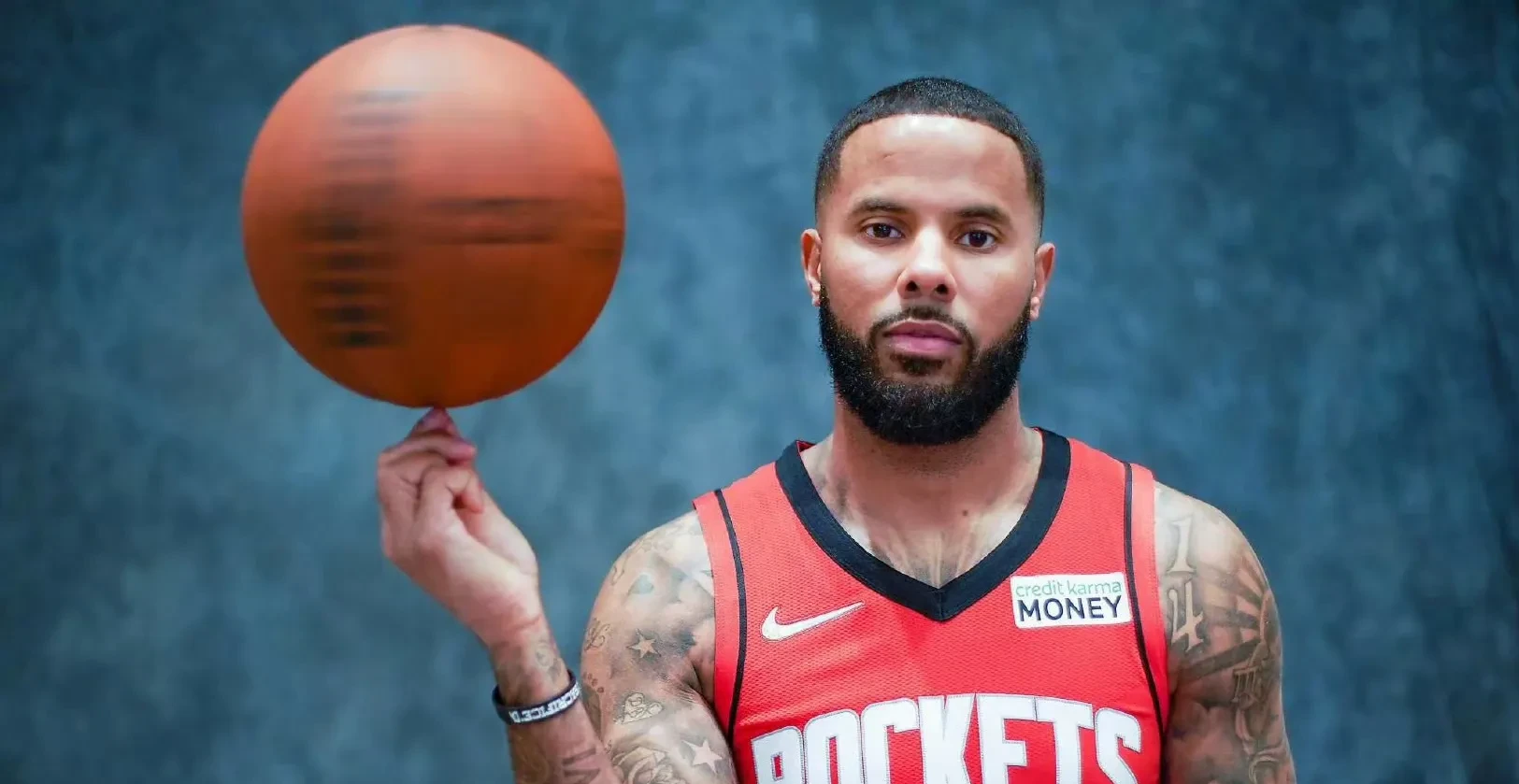 包含欧超杯赛前走向成谜，休斯敦火箭主帅复盘，底气十足，年轻球员得到机会的词条