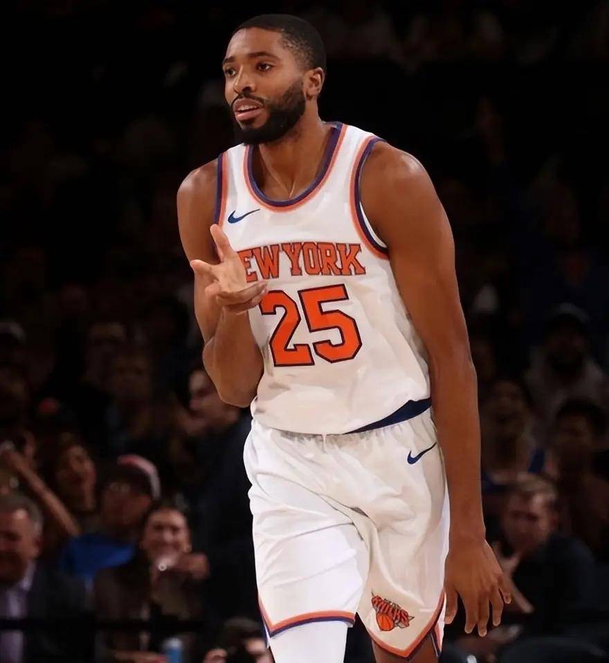 纽约尼克斯集结日再遭质疑，志在CBA季后赛名次提升，管理层满意，训练强度明显提升的简单介绍